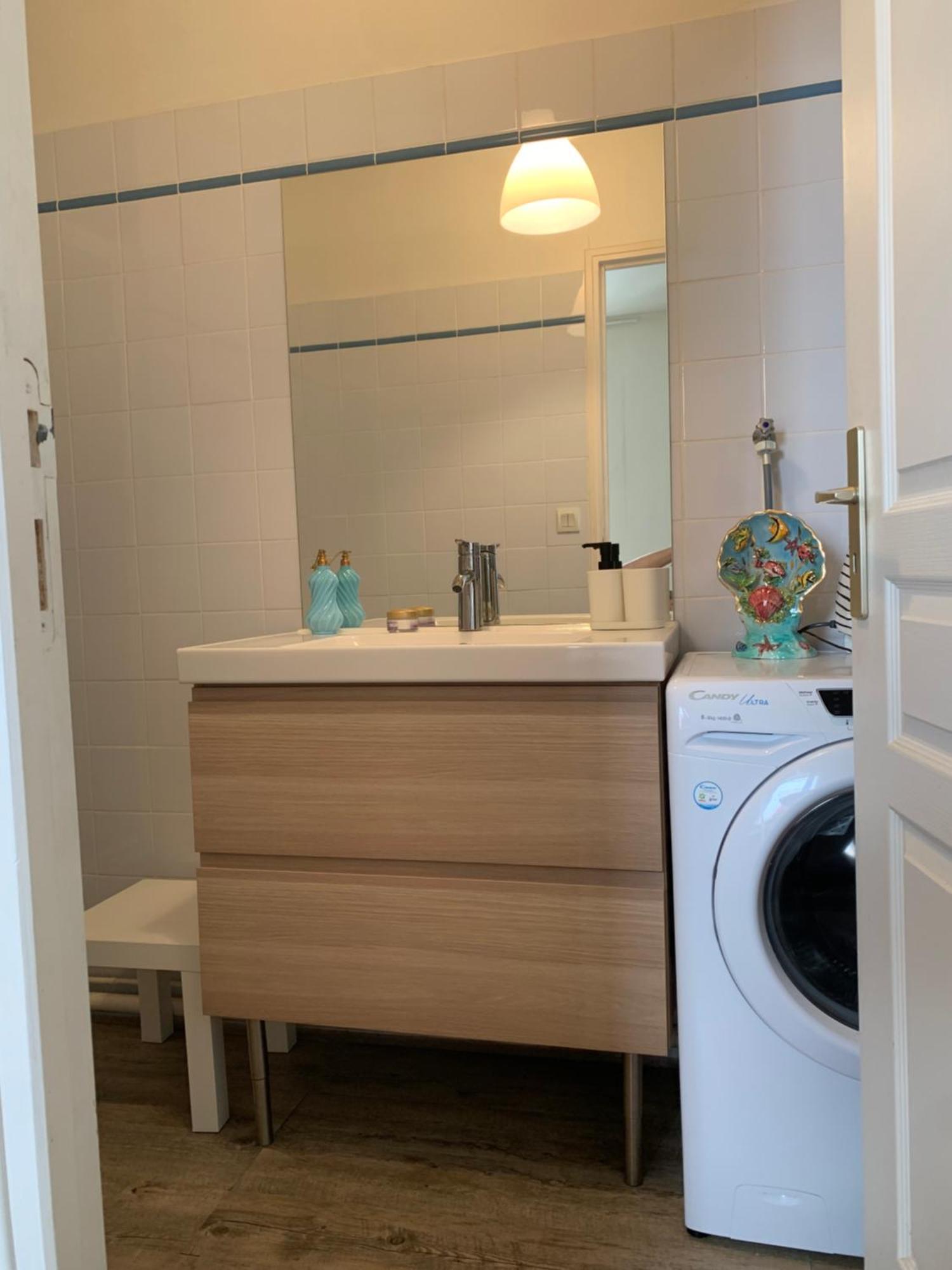 Biarritz Centre, Pres Avenue De Verdun, Cosy Apt 2 Pieces , Salon , Chambre Separe, Rue Tres Calme A 10 Minutes A Pied De La Grande Plage Exterior photo